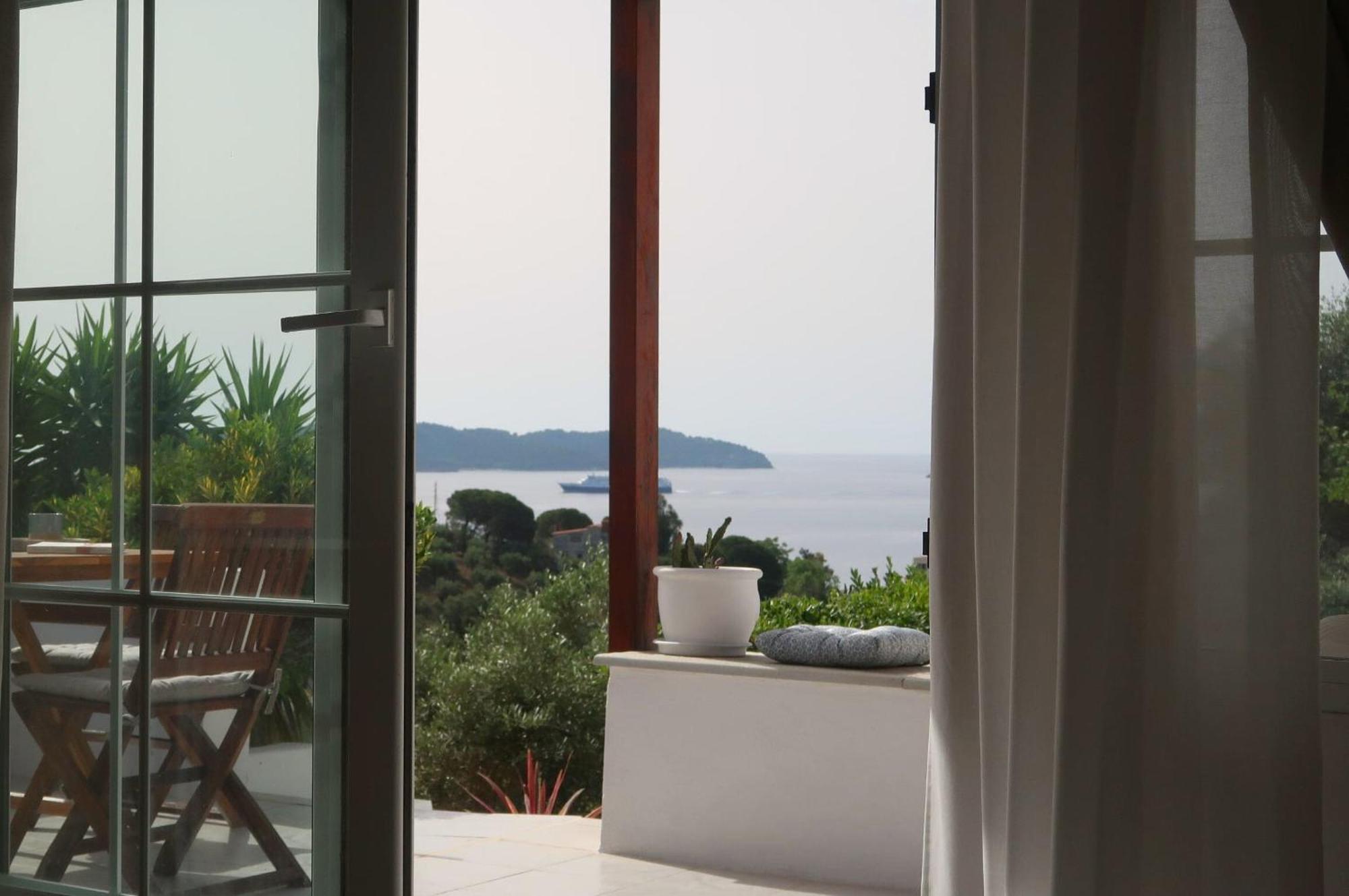 Onar House I *